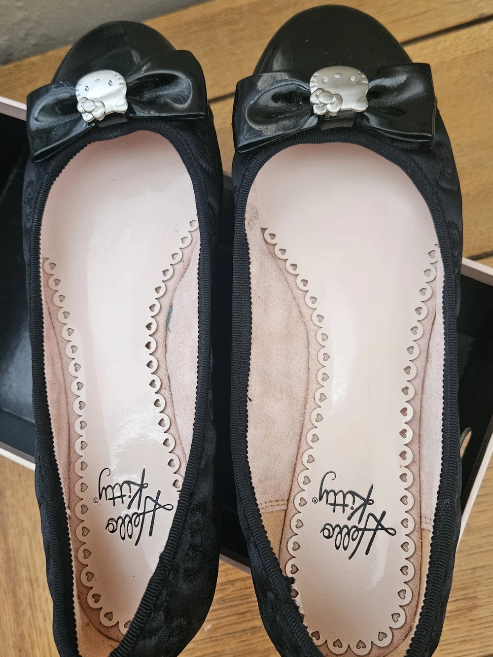 Hello Kitty Black Patent Bow Ballet Flats